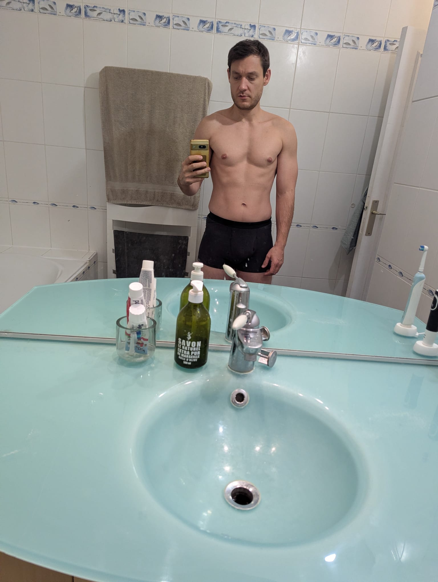 Transformation physique avant apres semaine 4 Benjamin 85 kg novembre 2025 debut seche