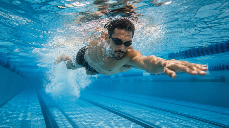 Natation et musculation piscine cardio zéro impact full body récupération