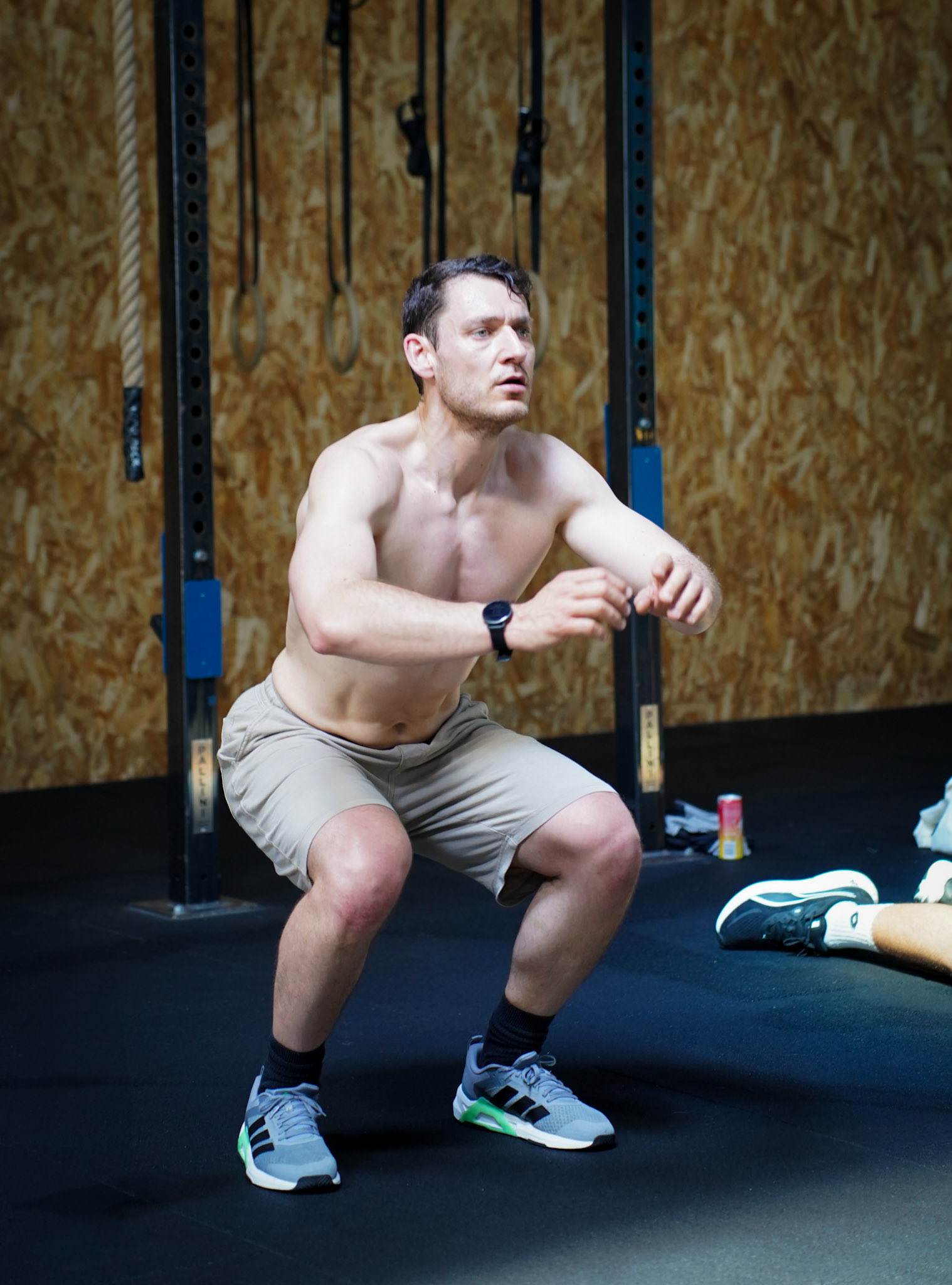 Benjamin squats WOD Murph CrossFit Naveli Atlanta torse nu callisthénie