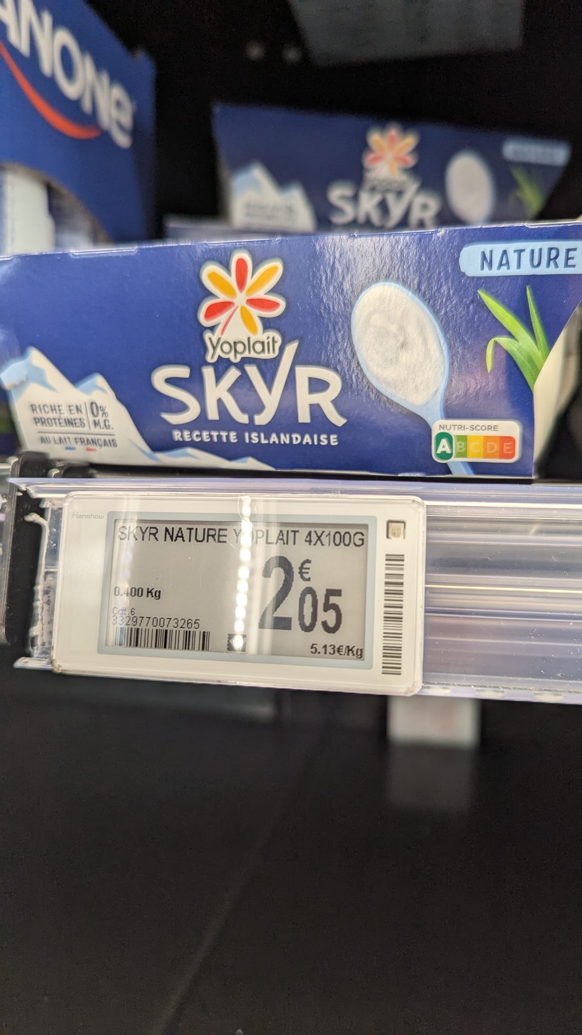 Étiquette prix skyr Yoplait 5,13 euros par kilo au supermarché